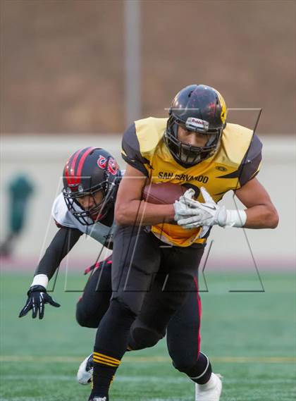 Thumbnail 2 in South Gate vs. San Fernando (CIF LA City Section D2 Final) photogallery.