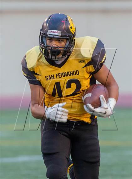 Thumbnail 3 in South Gate vs. San Fernando (CIF LA City Section D2 Final) photogallery.
