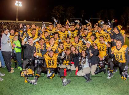 Thumbnail 2 in South Gate vs. San Fernando (CIF LA City Section D2 Final) photogallery.