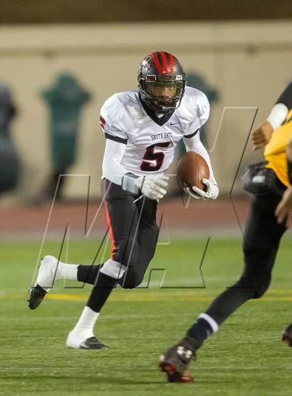 Thumbnail 3 in South Gate vs. San Fernando (CIF LA City Section D2 Final) photogallery.