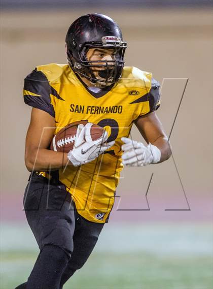 Thumbnail 1 in South Gate vs. San Fernando (CIF LA City Section D2 Final) photogallery.