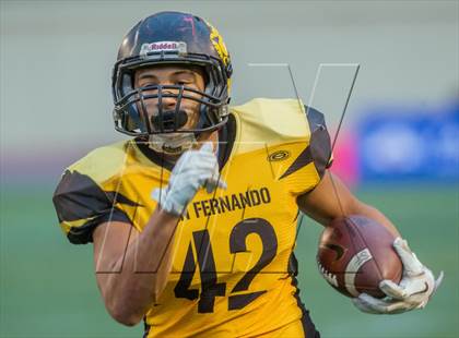 Thumbnail 1 in South Gate vs. San Fernando (CIF LA City Section D2 Final) photogallery.