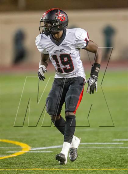 Thumbnail 1 in South Gate vs. San Fernando (CIF LA City Section D2 Final) photogallery.
