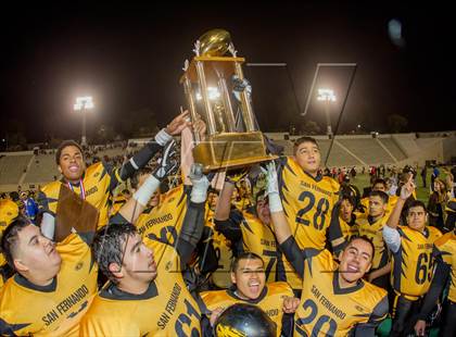 Thumbnail 1 in South Gate vs. San Fernando (CIF LA City Section D2 Final) photogallery.