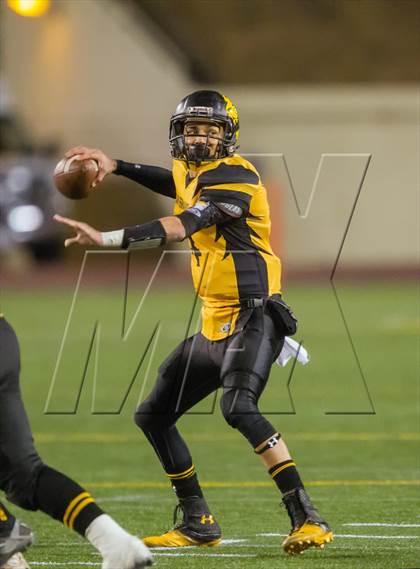 Thumbnail 2 in South Gate vs. San Fernando (CIF LA City Section D2 Final) photogallery.