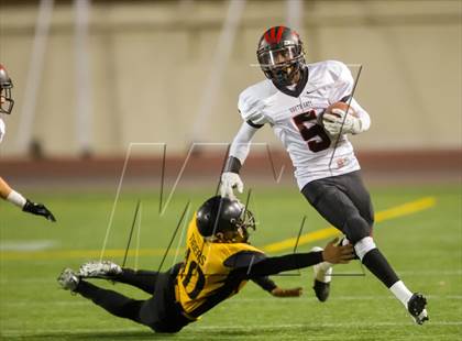 Thumbnail 1 in South Gate vs. San Fernando (CIF LA City Section D2 Final) photogallery.