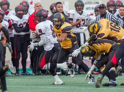 Thumbnail 2 in South Gate vs. San Fernando (CIF LA City Section D2 Final) photogallery.