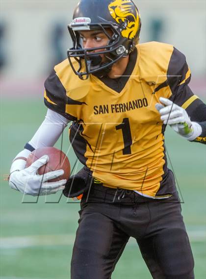 Thumbnail 1 in South Gate vs. San Fernando (CIF LA City Section D2 Final) photogallery.