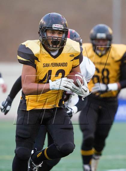 Thumbnail 1 in South Gate vs. San Fernando (CIF LA City Section D2 Final) photogallery.