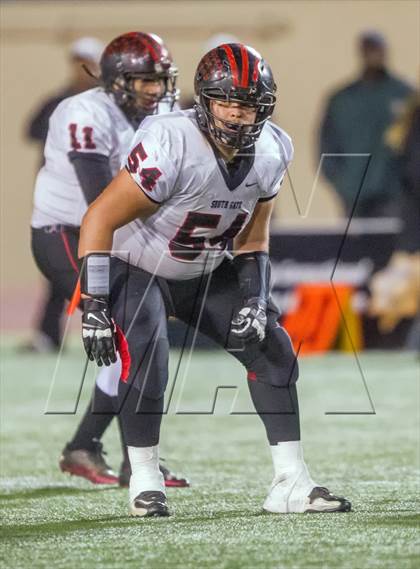 Thumbnail 2 in South Gate vs. San Fernando (CIF LA City Section D2 Final) photogallery.