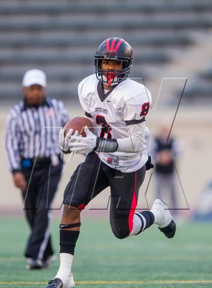 Thumbnail 1 in South Gate vs. San Fernando (CIF LA City Section D2 Final) photogallery.