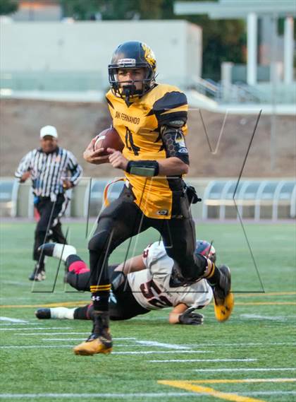 Thumbnail 1 in South Gate vs. San Fernando (CIF LA City Section D2 Final) photogallery.
