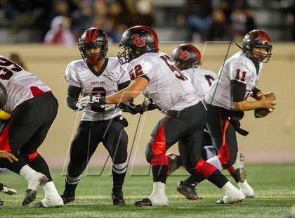 Thumbnail 2 in South Gate vs. San Fernando (CIF LA City Section D2 Final) photogallery.