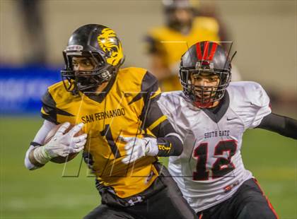 Thumbnail 2 in South Gate vs. San Fernando (CIF LA City Section D2 Final) photogallery.