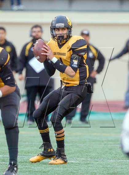 Thumbnail 1 in South Gate vs. San Fernando (CIF LA City Section D2 Final) photogallery.