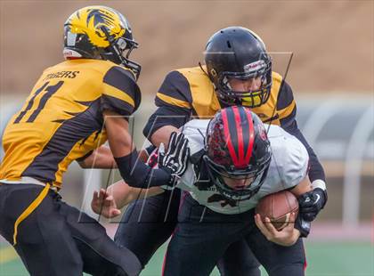 Thumbnail 3 in South Gate vs. San Fernando (CIF LA City Section D2 Final) photogallery.