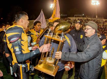 Thumbnail 3 in South Gate vs. San Fernando (CIF LA City Section D2 Final) photogallery.