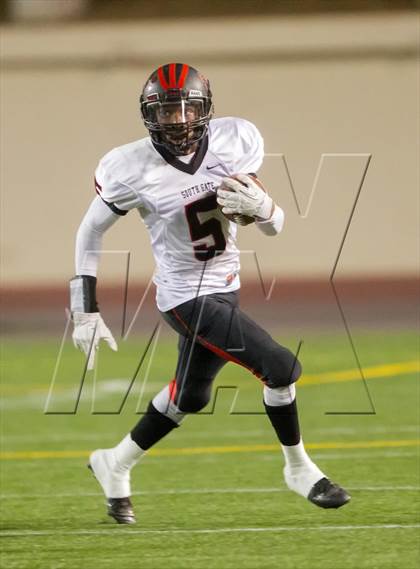 Thumbnail 1 in South Gate vs. San Fernando (CIF LA City Section D2 Final) photogallery.