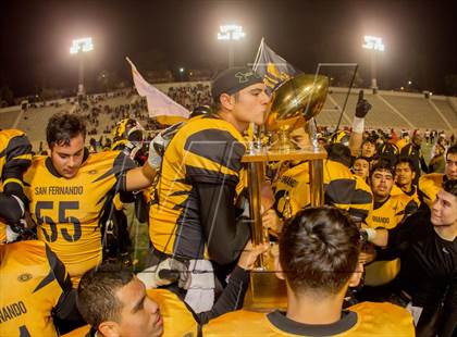Thumbnail 2 in South Gate vs. San Fernando (CIF LA City Section D2 Final) photogallery.