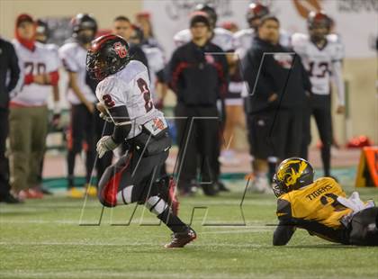 Thumbnail 2 in South Gate vs. San Fernando (CIF LA City Section D2 Final) photogallery.
