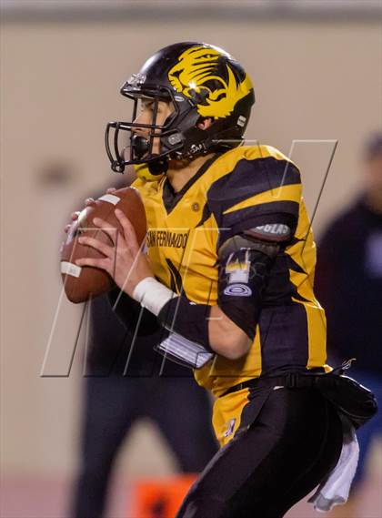 Thumbnail 3 in South Gate vs. San Fernando (CIF LA City Section D2 Final) photogallery.