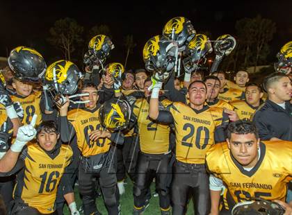 Thumbnail 1 in South Gate vs. San Fernando (CIF LA City Section D2 Final) photogallery.