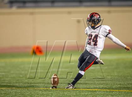 Thumbnail 3 in South Gate vs. San Fernando (CIF LA City Section D2 Final) photogallery.