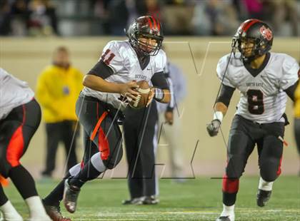 Thumbnail 1 in South Gate vs. San Fernando (CIF LA City Section D2 Final) photogallery.