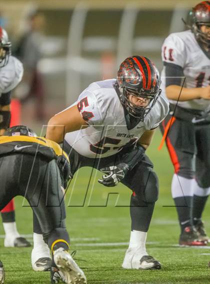 Thumbnail 1 in South Gate vs. San Fernando (CIF LA City Section D2 Final) photogallery.