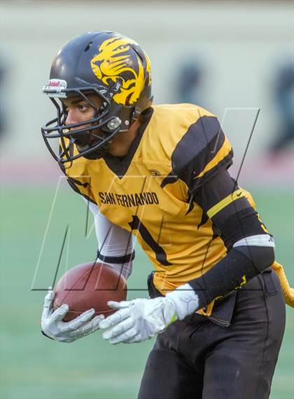 Thumbnail 3 in South Gate vs. San Fernando (CIF LA City Section D2 Final) photogallery.