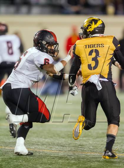 Thumbnail 1 in South Gate vs. San Fernando (CIF LA City Section D2 Final) photogallery.