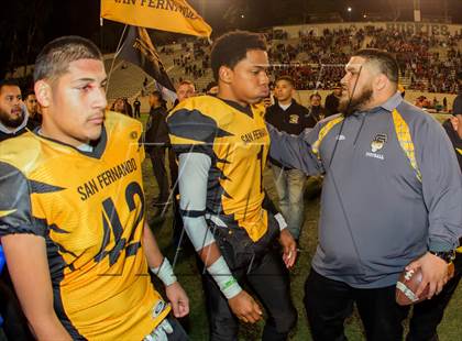 Thumbnail 2 in South Gate vs. San Fernando (CIF LA City Section D2 Final) photogallery.