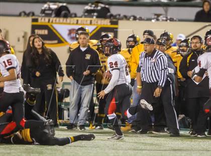 Thumbnail 2 in South Gate vs. San Fernando (CIF LA City Section D2 Final) photogallery.