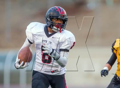 Thumbnail 1 in South Gate vs. San Fernando (CIF LA City Section D2 Final) photogallery.