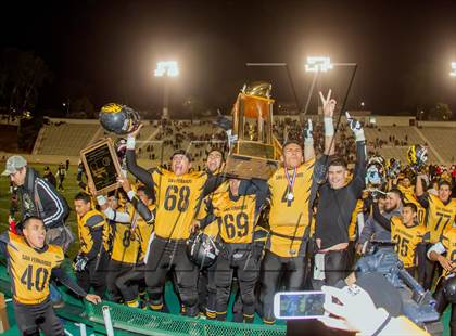 Thumbnail 1 in South Gate vs. San Fernando (CIF LA City Section D2 Final) photogallery.