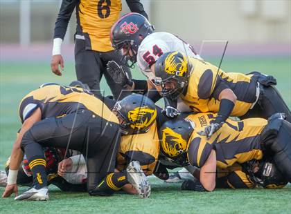 Thumbnail 1 in South Gate vs. San Fernando (CIF LA City Section D2 Final) photogallery.