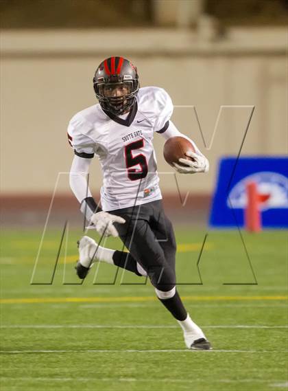Thumbnail 2 in South Gate vs. San Fernando (CIF LA City Section D2 Final) photogallery.