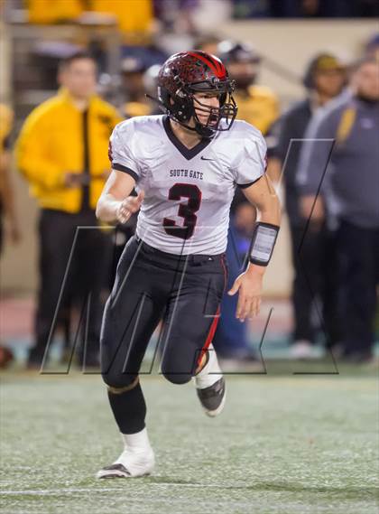 Thumbnail 1 in South Gate vs. San Fernando (CIF LA City Section D2 Final) photogallery.