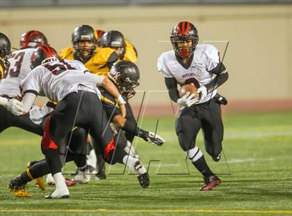 Thumbnail 3 in South Gate vs. San Fernando (CIF LA City Section D2 Final) photogallery.