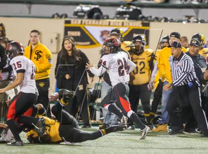 Thumbnail 3 in South Gate vs. San Fernando (CIF LA City Section D2 Final) photogallery.