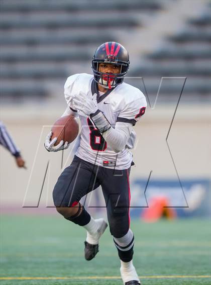 Thumbnail 3 in South Gate vs. San Fernando (CIF LA City Section D2 Final) photogallery.