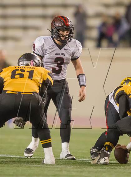 Thumbnail 2 in South Gate vs. San Fernando (CIF LA City Section D2 Final) photogallery.
