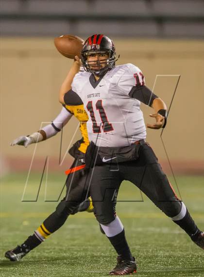 Thumbnail 2 in South Gate vs. San Fernando (CIF LA City Section D2 Final) photogallery.