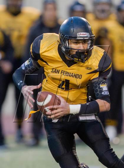Thumbnail 1 in South Gate vs. San Fernando (CIF LA City Section D2 Final) photogallery.