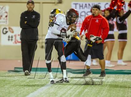 Thumbnail 1 in South Gate vs. San Fernando (CIF LA City Section D2 Final) photogallery.