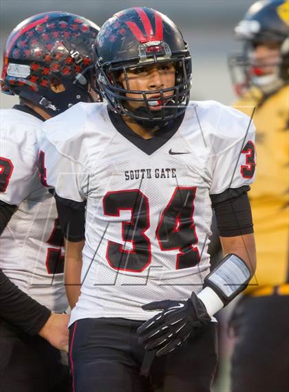 Thumbnail 2 in South Gate vs. San Fernando (CIF LA City Section D2 Final) photogallery.