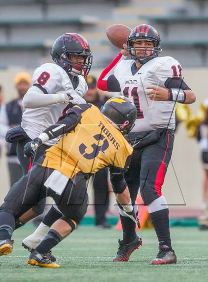 Thumbnail 2 in South Gate vs. San Fernando (CIF LA City Section D2 Final) photogallery.