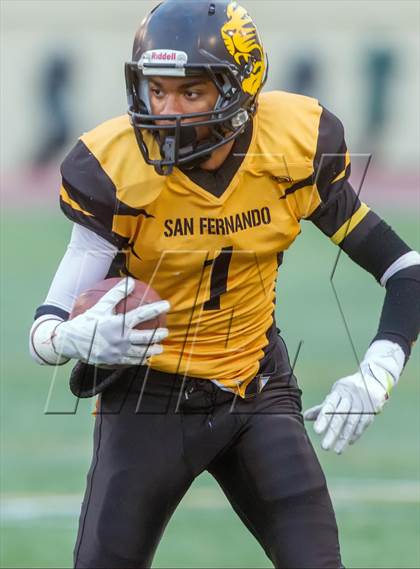 Thumbnail 3 in South Gate vs. San Fernando (CIF LA City Section D2 Final) photogallery.
