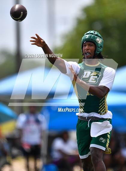 Thumbnail 1 in DeSoto vs. Anna (Texas State 7 on 7 Tournament) photogallery.