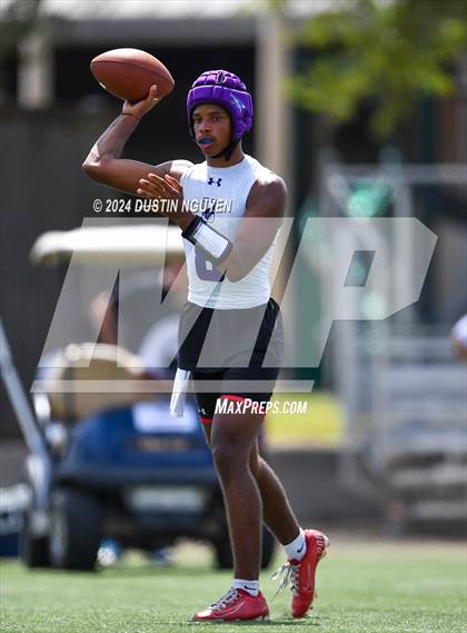 Thumbnail 1 in DeSoto vs. Anna (Texas State 7 on 7 Tournament) photogallery.